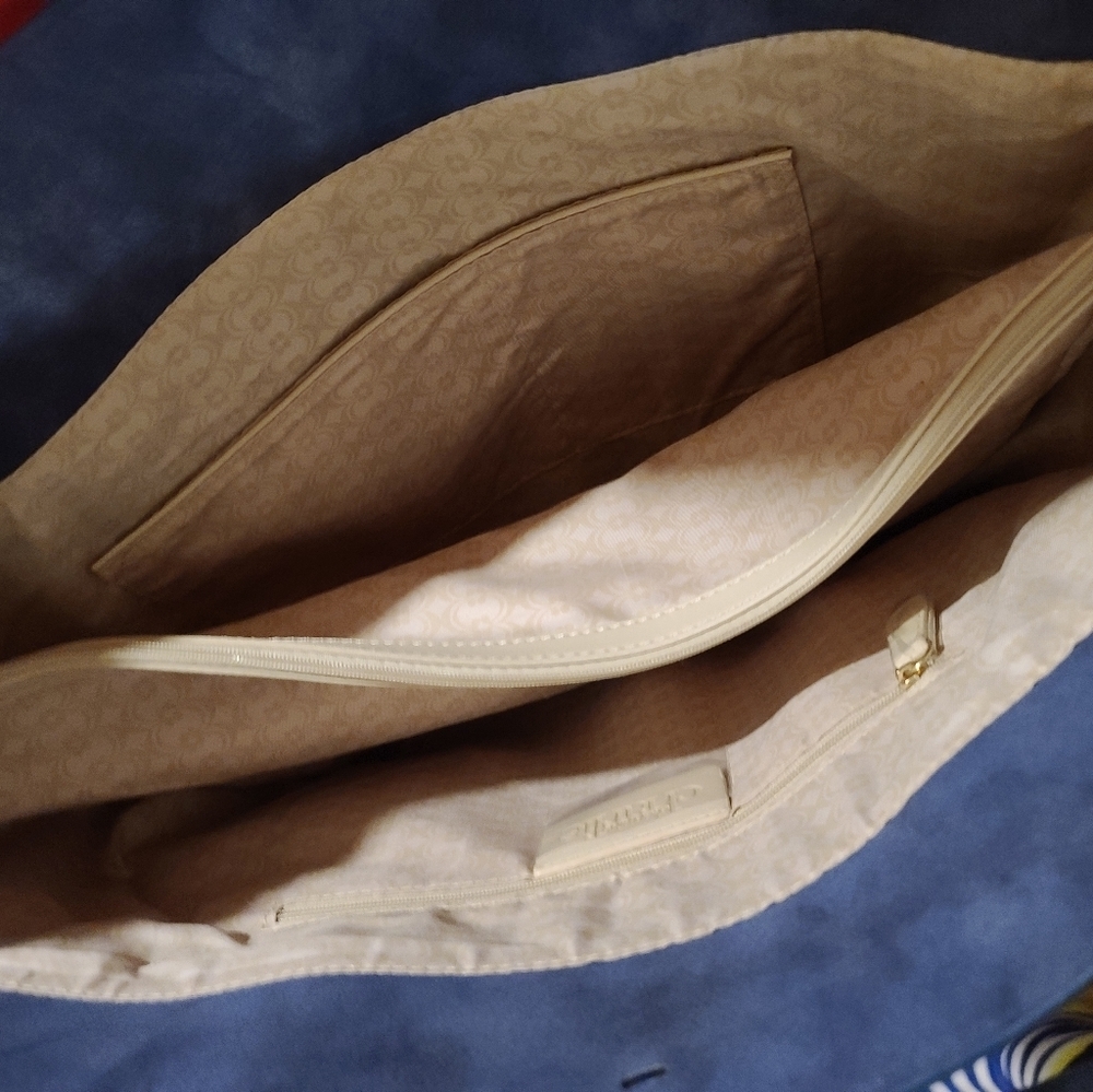 Charming Charlie Tote - Picture 5 of 8